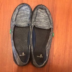 Sanuk flats